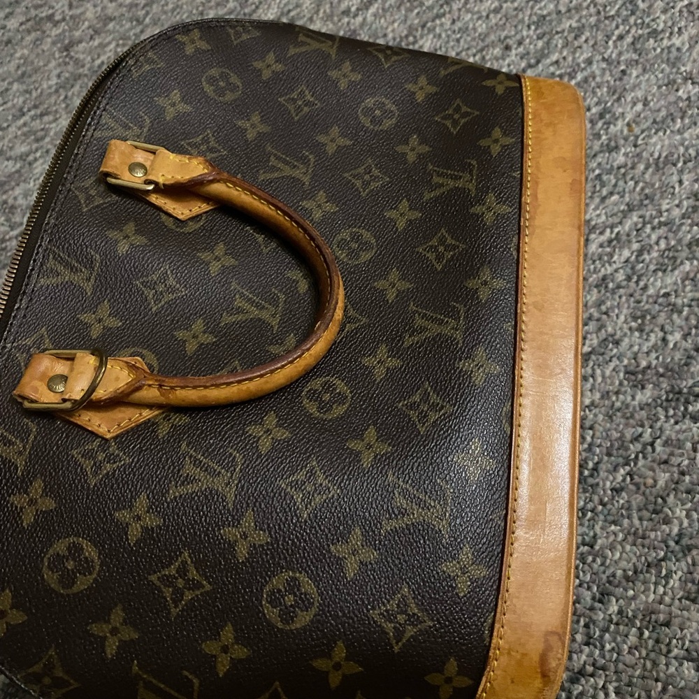 Louis Vuitton Monogram Canvas